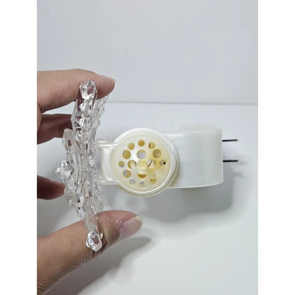 Bath & Body Works Snowflake Wallflower Plug In Nightlight Winter Holiday